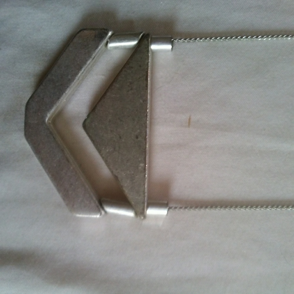 Women's necklace